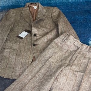 Gucci brown men’s suit